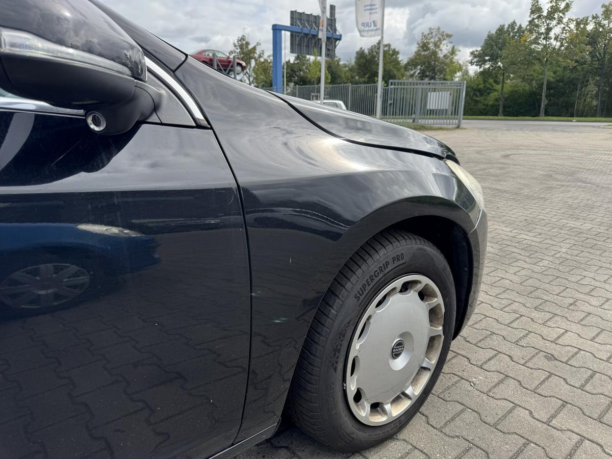 Volvo V60 original Kotfl&uuml;gel vorn rechts 01900 Black Stone Bj.2011